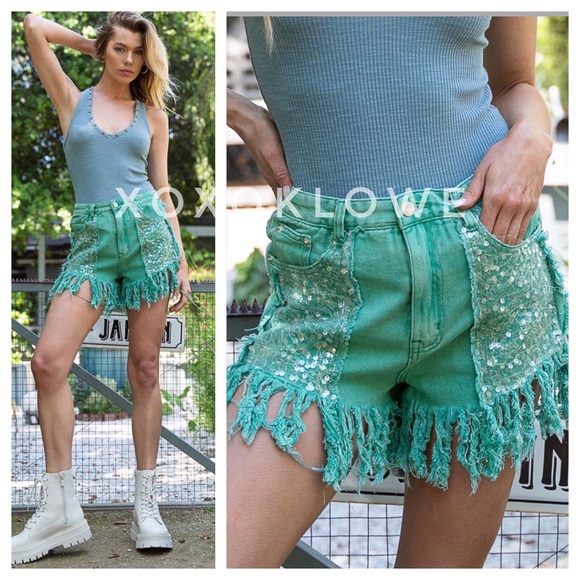 POL Green Denim & Sequin Curly Fringe Mid Rise Jean Shorts Festival Fashion - Picture 4 of 12